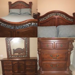 Full Queen set with dresser and night stand